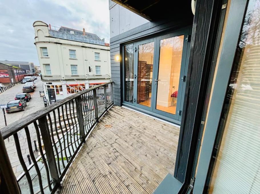 Appartamento Riverside With Balcony *